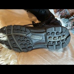 Bates military boots very good condition. Only worn a few times.